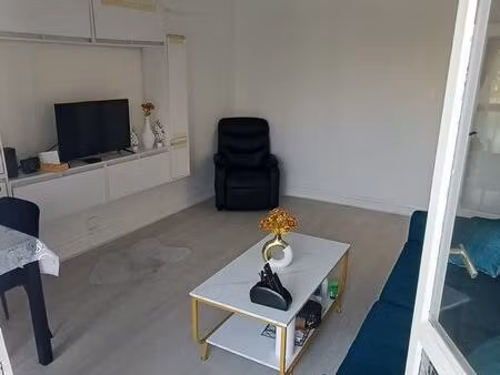 un charmant f2 à sait etienne de rouvray