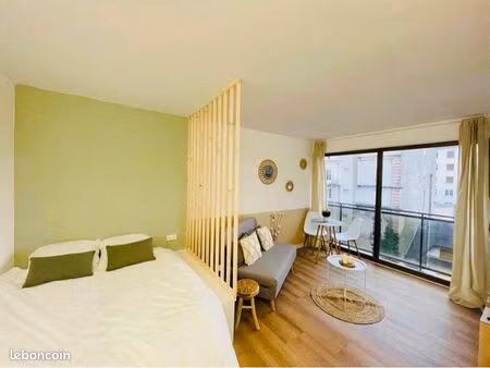 studio hyper centre refait à neuf