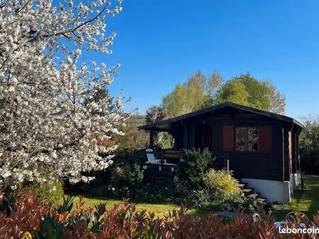 un chalet sur une ile de la seine