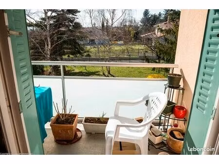 t2 dans copropriété calme