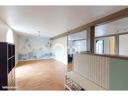 appartement 2 pièces 61 m²
