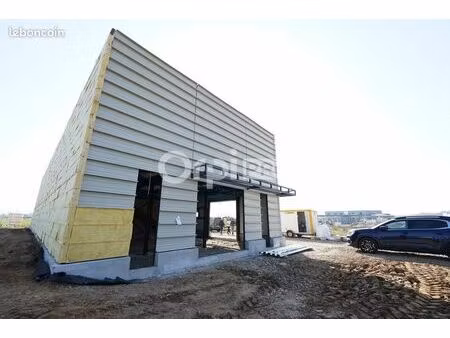 local bureaux 200 m²