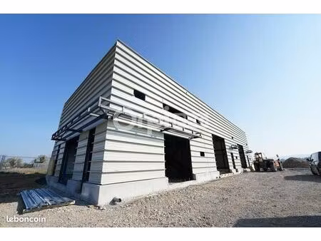 local d'activité 400 m²