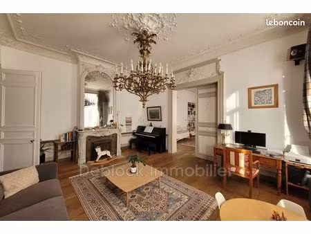 maison 9 pièces 360 m²