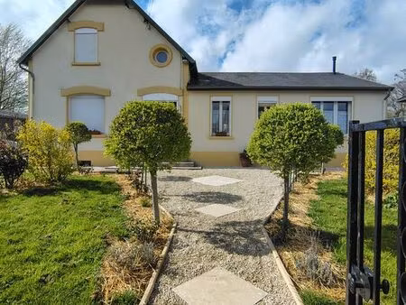 corps de ferme rénové – 7 000 m² de terrain – 400 m² dépendances – idéal propriétaire de c