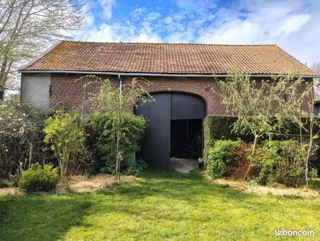 corps de ferme rénové avec grand terrain dans un cadre paisible