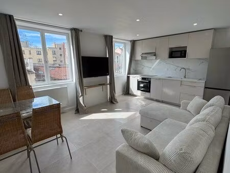 ⭐ t2 bis meublé rénové – 48 m² – parking privé – verrière bureau/dressing – quartier jacqu