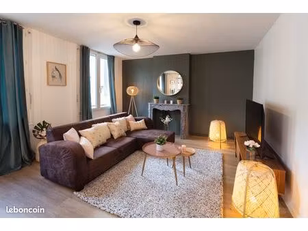 t2 moderne meublé - hotel de ville  place dorian  les halles