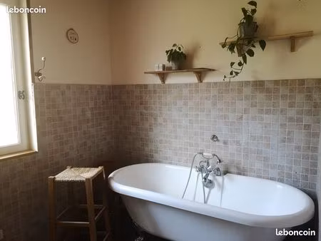 eco-maison à louer pour l'été à la campagne