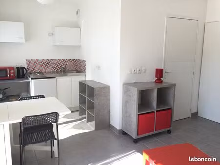 studio de 21m2 meublé avec terrasse proche université jean monnet