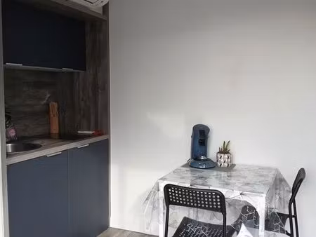 location studio meublé