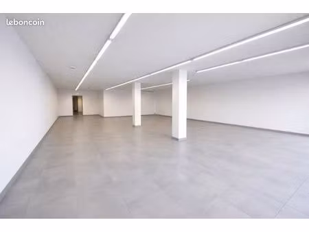 local commercial à louer – 136 m² – idéal supérette ou bureaux