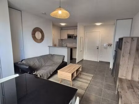 t2 meublé 40 m² avec balcon + 2 parkings – centre-ville de cugnaux