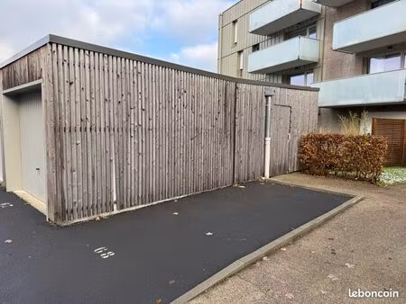 rare : place de parking sans voisin – saint-andré-lez-lille / résidence sécurisée
