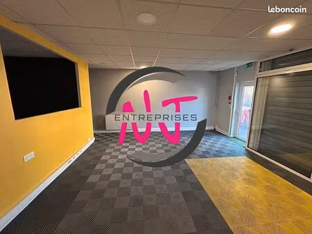 bureaux 595 m² saint pavace