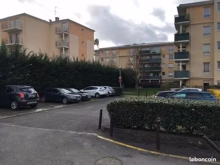 place de parking extérieur chelles centre