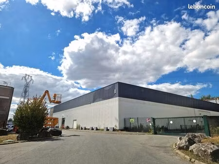 local zone commerciale 1 500 m² a louer  capinghem