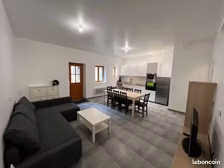 à louer – maison de village climatisée avec garage – centre de mazan