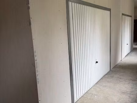 location d’espaces de stockage / garde-meubles / pour particuliers ou professionnels