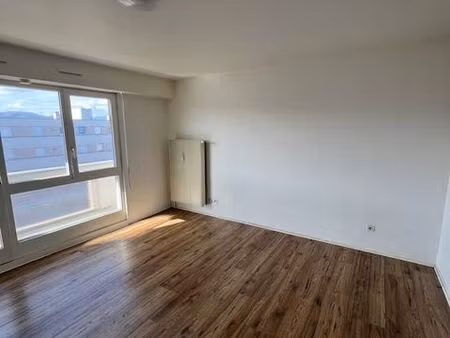 loue f1 à colmar au 10/04/26