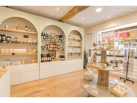 commerce refait à neuf – emplacement n°1 basilique ars – fort potentiel touristique