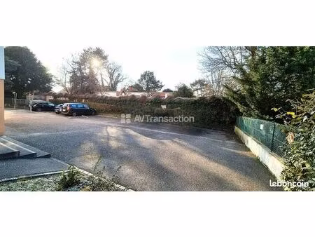 place de parking à proximité de l’avenue de colmar