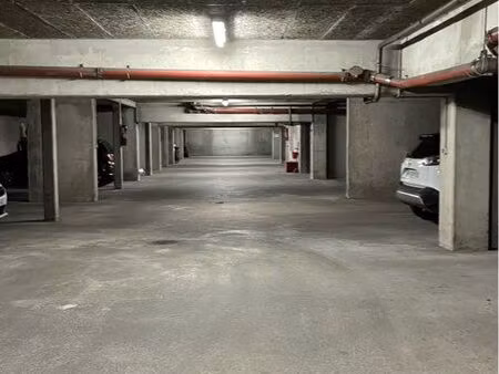place de parking pour voiture koenigshoffen