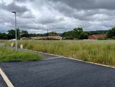 terrain 665 m² briatexte