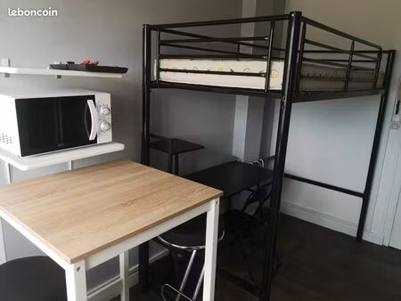 studette proche université