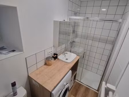 location studio meublé - coligny centre