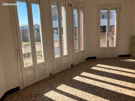 rare – grand t3 90 m² refait à neuf – lumineux  calme  nombreux rangements – villebourbon