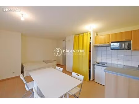 studio 1 pièce 33 m²