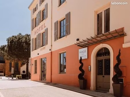 local commercial 1 500 m²