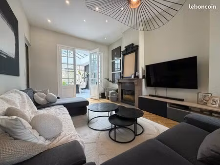 maison 7 pièces 186 m²