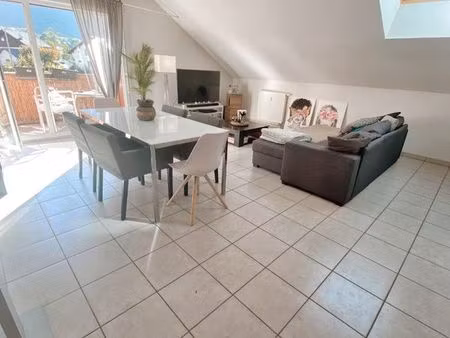 vends bel appartement 80m2 + garage commune de la la chambre