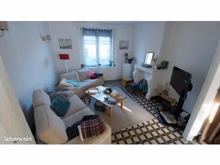 maison avec cours /appartement