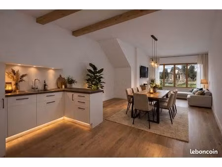 t4 100 m² avec patio et vue sur les fouilles – vaison