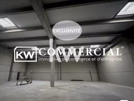 local industriel 360 m²