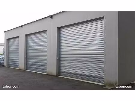 grand garage sécurisé 34 m² – porte électrique – accès a84