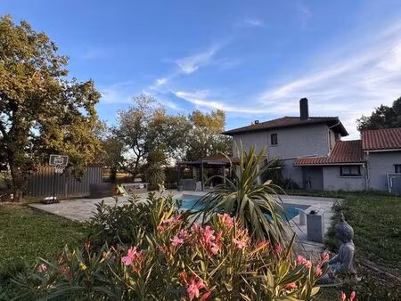 maison 7 pièces 206 m²