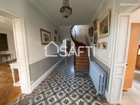 propriété 8 pièces 265 m²