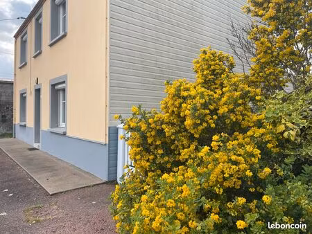 dans le centre du bignon  une maison spacieuse de 118m² avec un jardinet sans vis-à-vis et