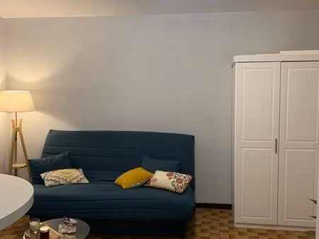 studio 30m2 non meublé - cuisine équipée - centre ville du puy