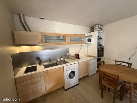 location studio meublé