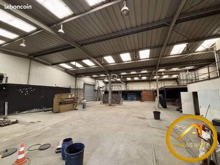 local 600 m² carvin