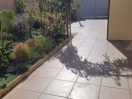 particulier vend maison de 62m2 sans travaux avec très grand garage 3 voitures  possibilit