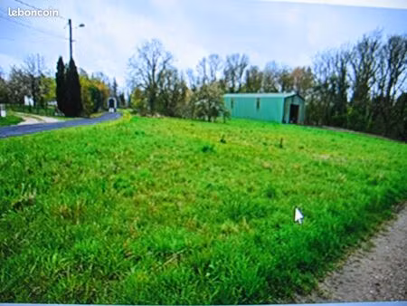 terrain à batir de 1805 m2  moitié à batir moitié jardin