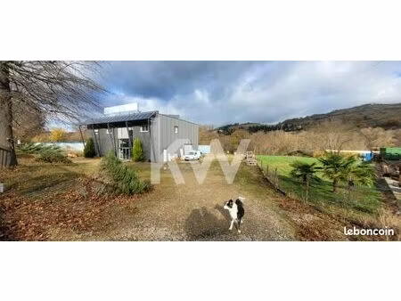 local d'activité 440 m²