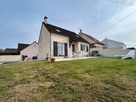 maison individuelle avec 4 chambres