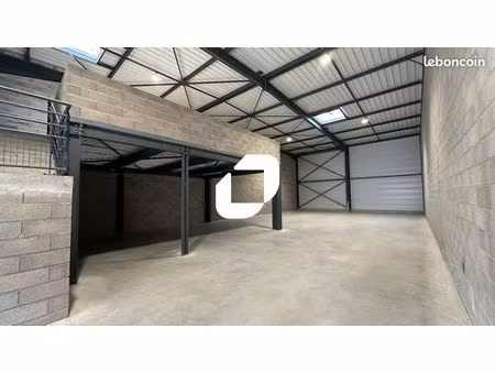local d'activité 392 m²